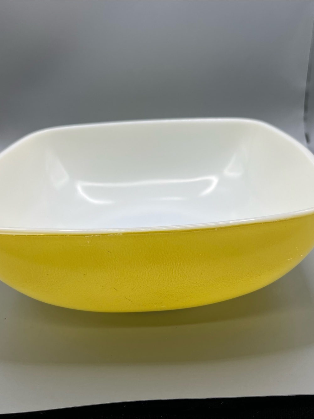 Pyrex Ovenware 9" Square Bowl Lemon Yellow 525B 2.5 Quart  Made In USA